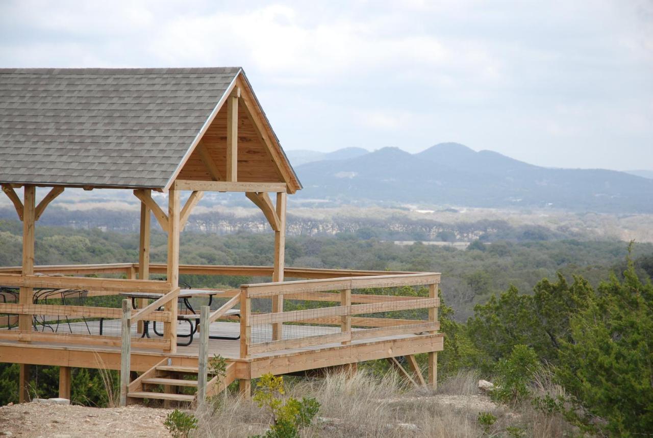 Family With Mountain Viewing Deck!